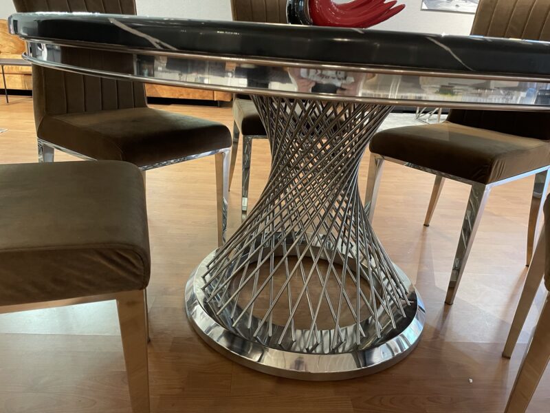 Freja matbord - Rostfritt stål - Design underrede