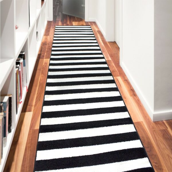 Carmel matta - Hallmatta i randigt mönster, svart och vitt - 80x700 cm, Folkets Möbler