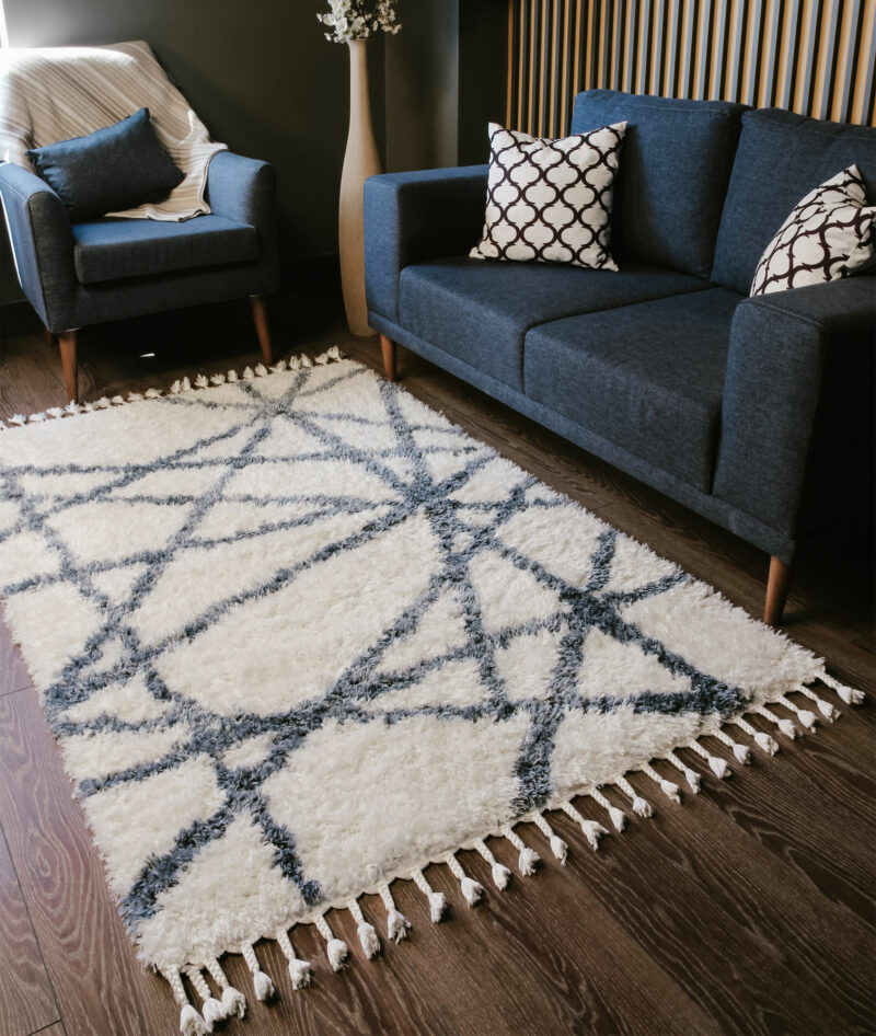 Omaha matta - Ryamatta i vit och blå design, 160x230 cm - Folkets Möbler